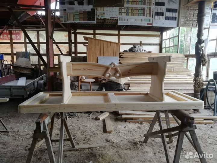 Стол стулья лавочки из масива