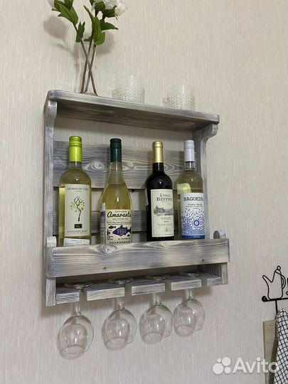 Полка настенная для вина из дерева