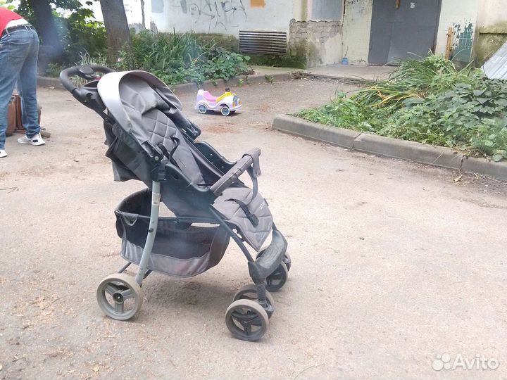 Прогулочная коляска