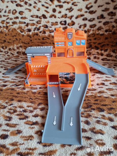 Парковка для машинок детская