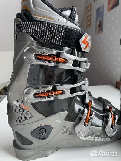 Горнолыжные ботинки Lowa