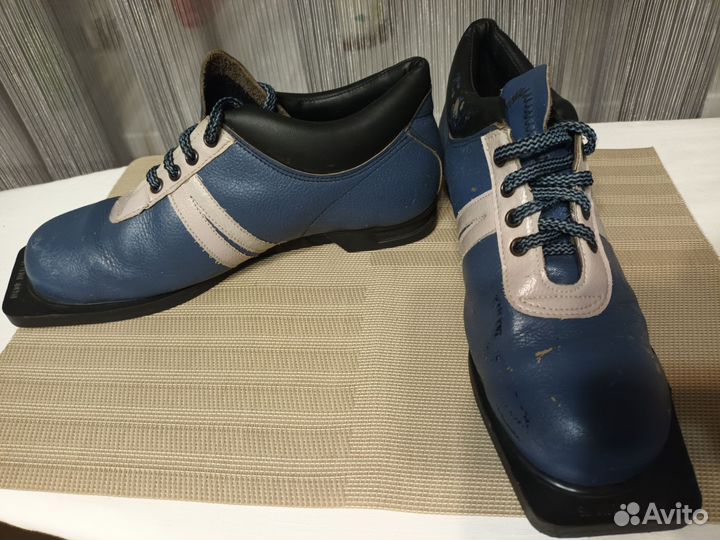 Лыжные ботинки