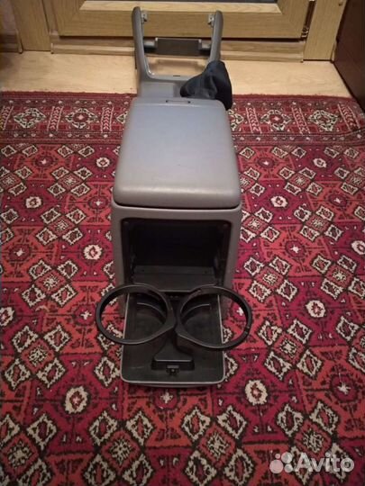 Бардачок между сиденьями Subaru Forester SG