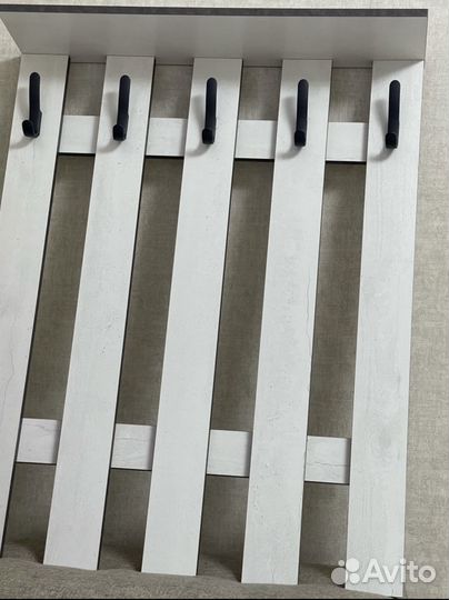 Вешалка настенная в прихожую.Разные цвета