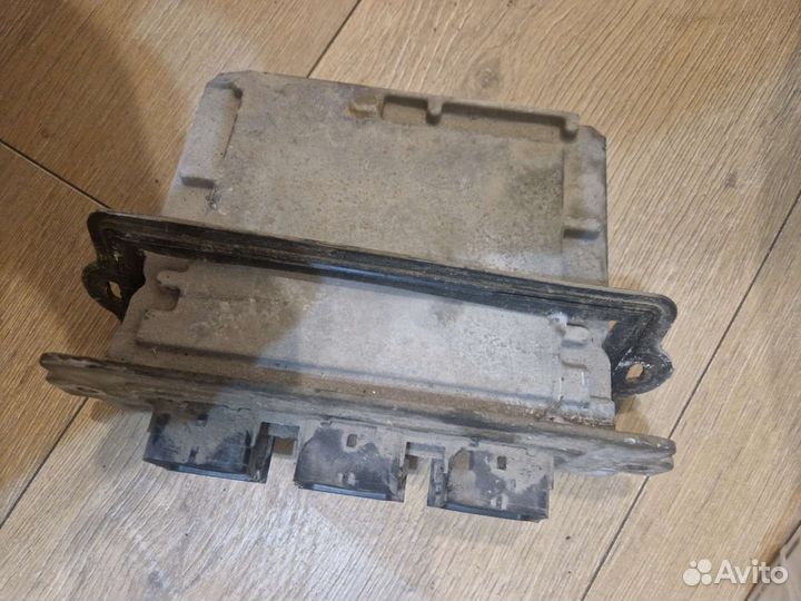 Эбу ford escape 2005 год МКПП 5l8a-12a650-nh