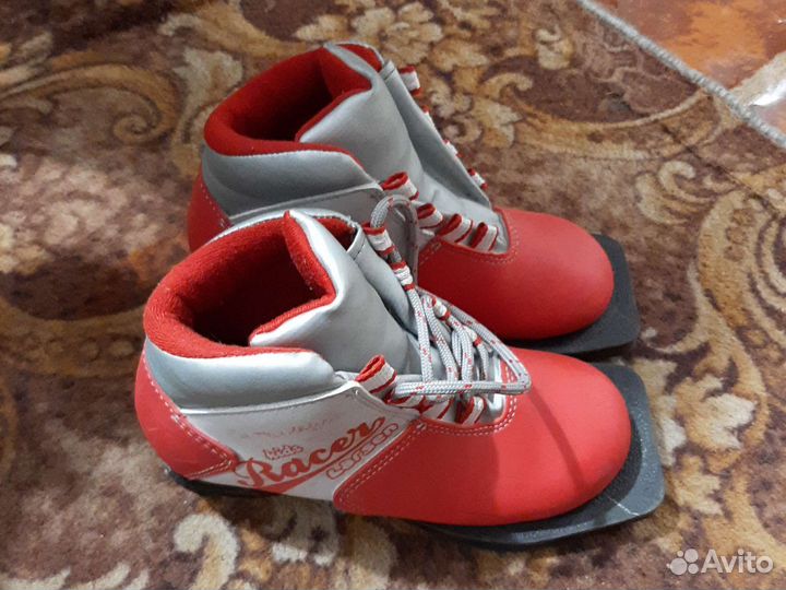 Лыжные ботинки