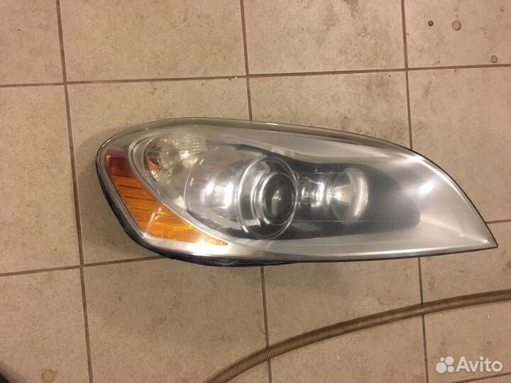 Volvo XC60 фара правая