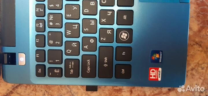 Нетбук asus aspire ONE 725