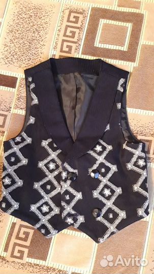 Нарядный костюм