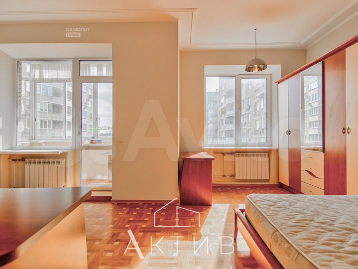 4-к. квартира, 202 м², 8/8 эт.