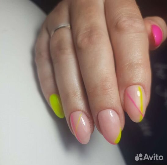 Маникюр, шугаринг