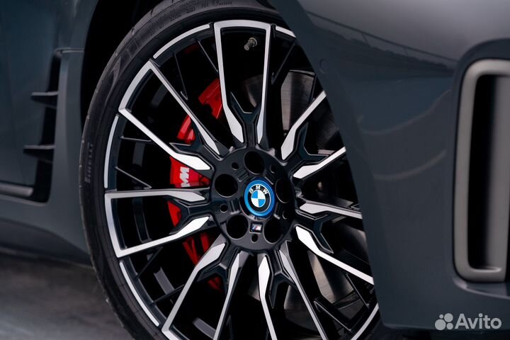 Парящие эмблемы для дисков BMW