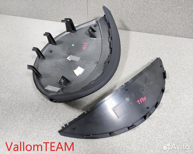 Лот T130 Накладка щитка приборов VW Touareg