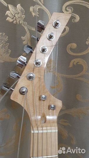 Электрогитара