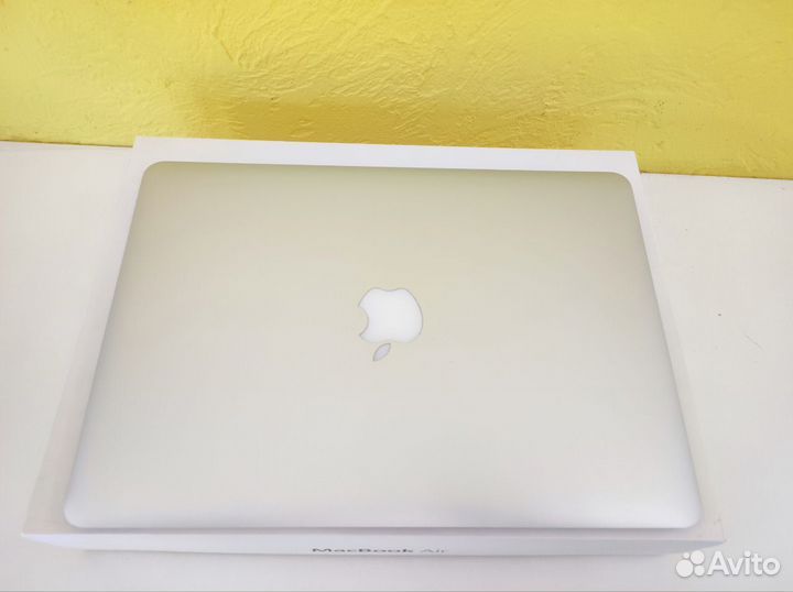 Ноутбук Apple MacBook Air 13 Mid 2012 1440x900, In