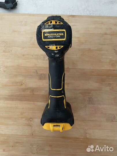 Шуруповерт dewalt 18v DCD 791