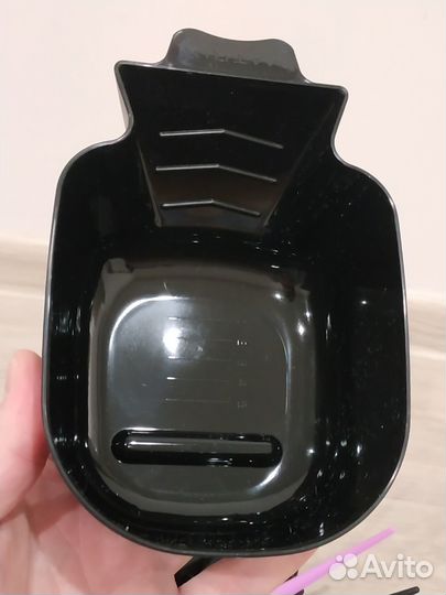 Кисти и миска для окрашивания