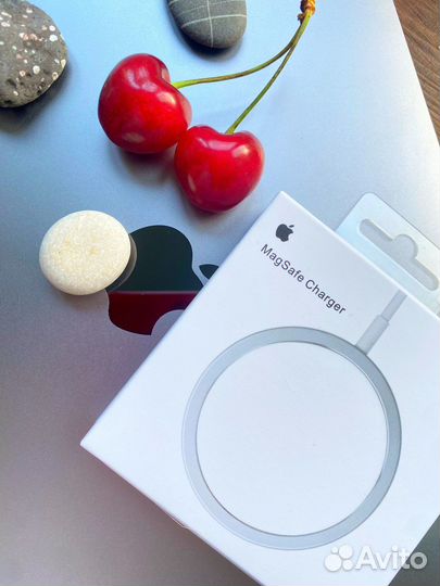 Беспрводная зарядка Apple Charger