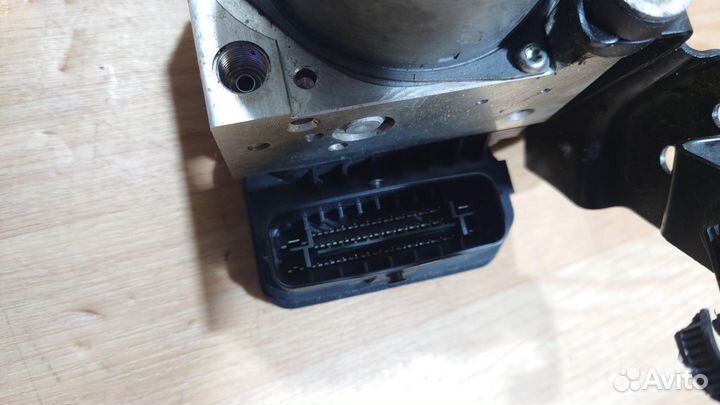 Б/У Б/У Блок ABS F2 toyota Fortuner 4405071690