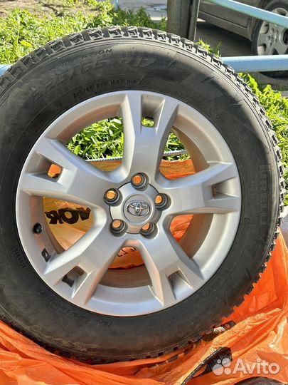 Pirelli Ice Zero 2 225/65 R17