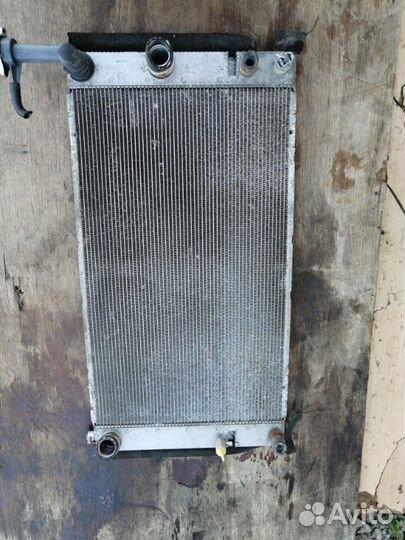 Радиатор двс Toyota Prius NHW20