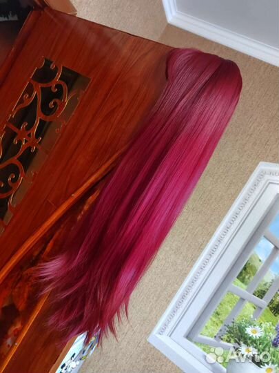 Яркий красивый парик. Новый