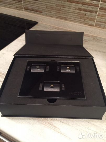 Док станция Audi для iPhone и др