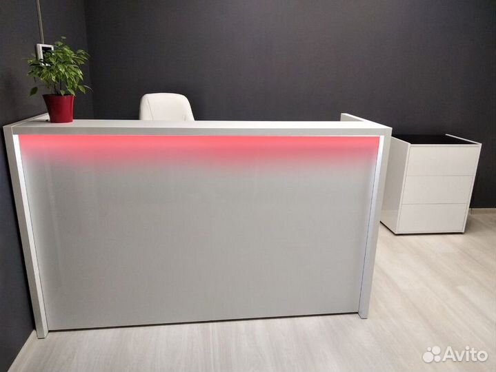 Стойка ресепшн