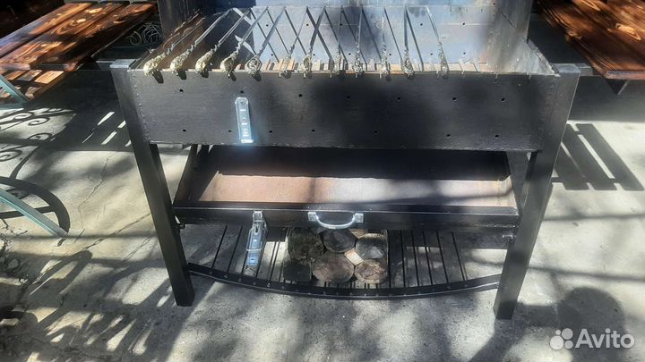 Мангал с крышей