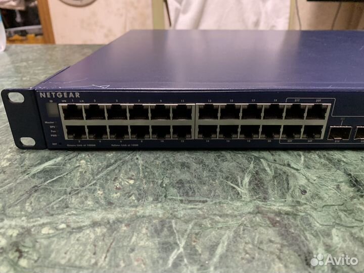 Switch Netgear GSM7328S