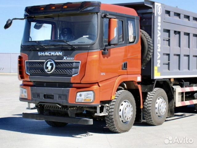 Водитель самосвала