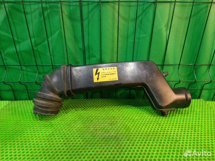 Патрубок воздушного фильтра Mercedes-Benz C W202