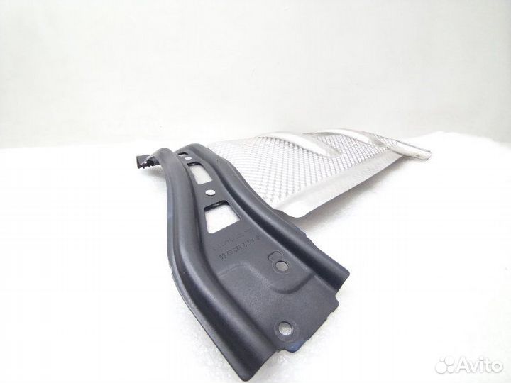 Тепловой экран задний правый Mercedes-Benz