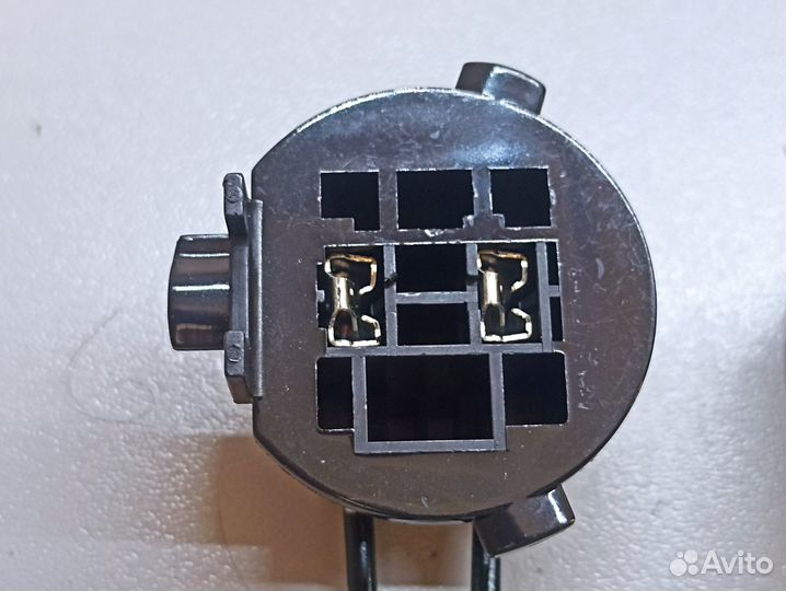 Патрон - адаптер лампы фары H7 Hyundai Starex