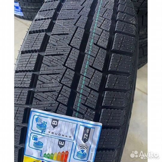 Kapsen SnowShoes AW33 235/45 R18