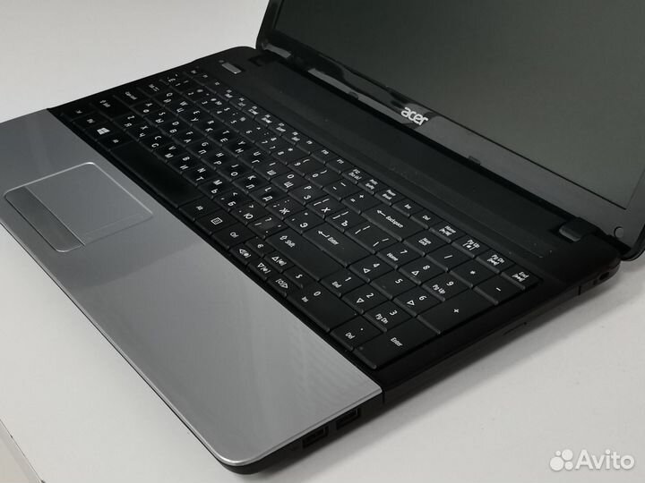 Современный ноутбук Acer TravelMate