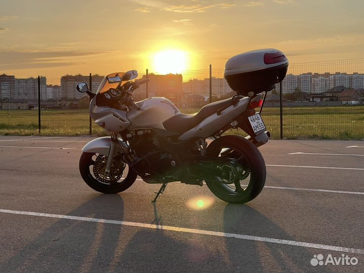 Kawasaki ZR-7S 2003 простой и надёжный японец