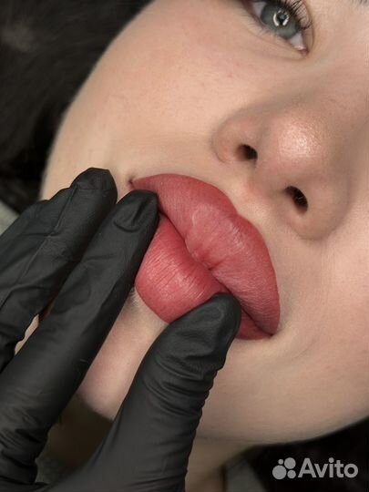 Перманентный макияж бровей и губ