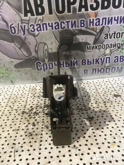 Педаль тормоза Renault Logan 2