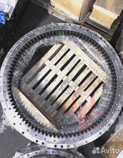 Опорно-поворотный круг Hyundai R320LC-9 81Q9-01020