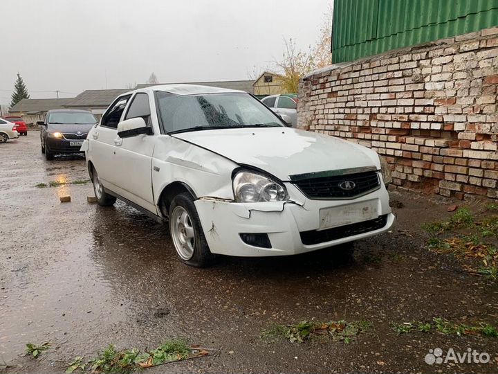 LADA Priora 1.6 МТ, 2011, битый, 237 171 км