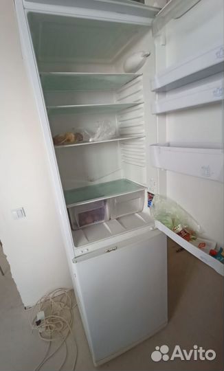 Холодильник Indesit