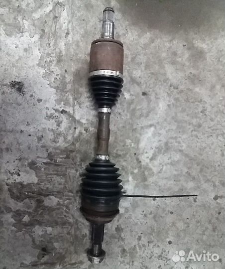 Привод передний левый Mitsubishi Pajero 4