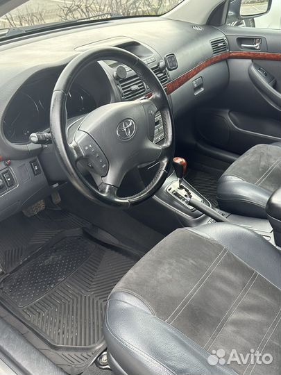 Toyota Avensis 2.0 AT, 2004, 163 000 км