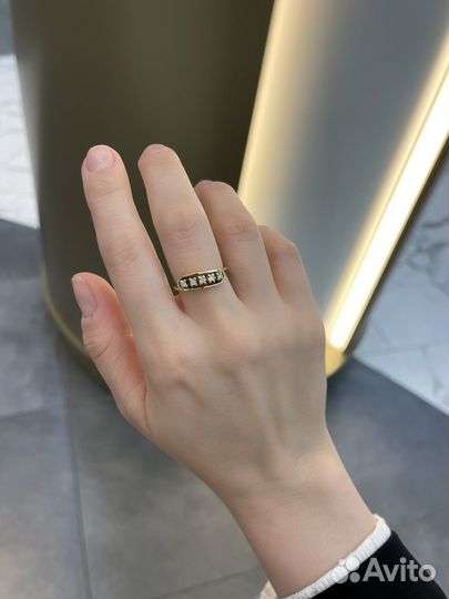 Золотое кольцо с бриллиантами 750
