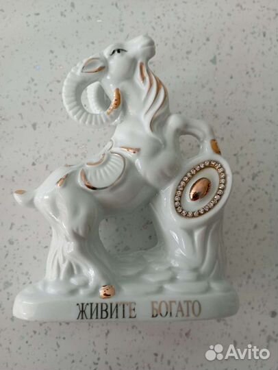 Статуэтки из фарфора