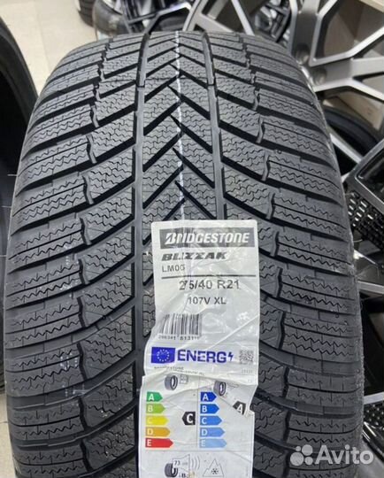 Bridgestone Blizzak LM005 DriveGuard 275/40 R21 и 315/35 R21 111V