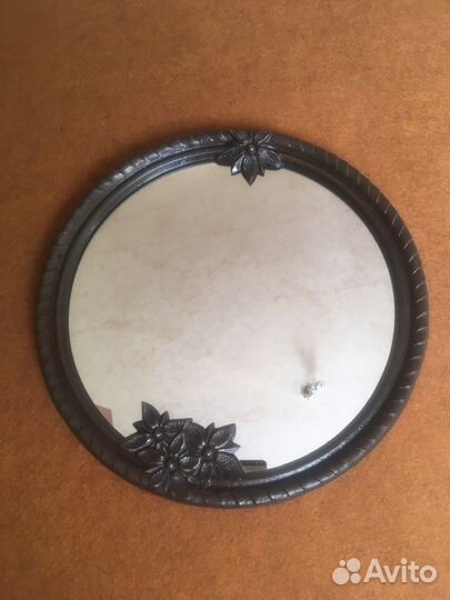 Зеркало в метллической раме