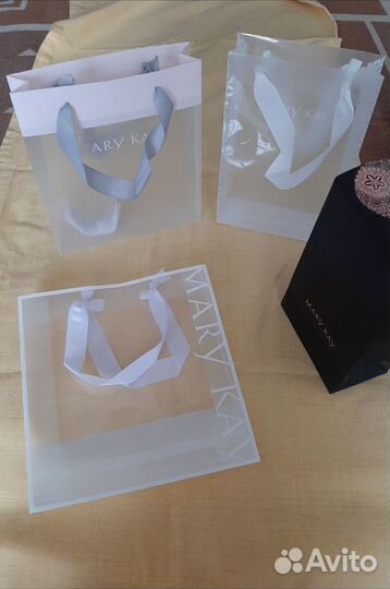 Коробка подарочная и пакеты новые