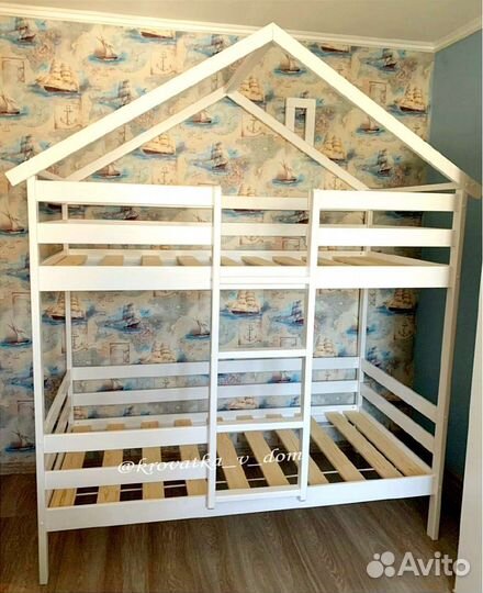 Двухъярусная кровать 